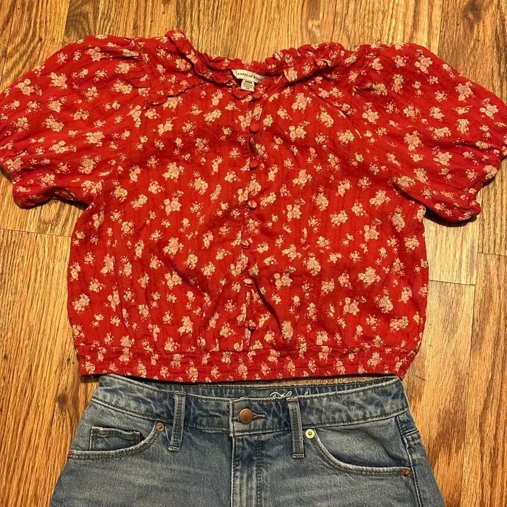 American Eagle crop top